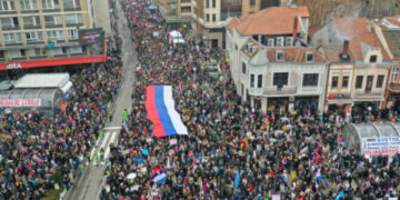 Protestë masive kundër Vuçiqit në Nish