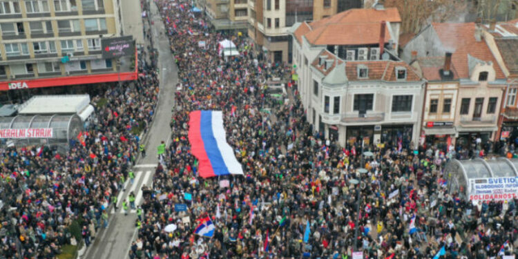 Protestë masive kundër Vuçiqit në Nish
