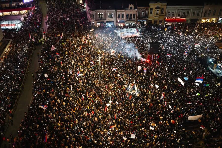 Bllokada 18-orëshe nga studentët paralizon qendrën e Nishit në Serbi