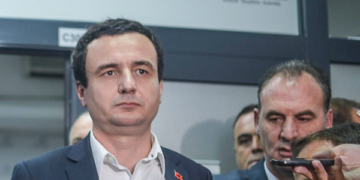 Kurti i bindur se do ta formojë qeverinë tha se s’ka ndryshuar qëndrim për kundërshtarët, Limaj që iu ofrua nuk foli më