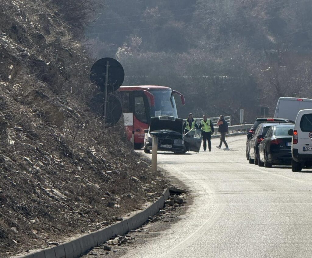 Aksident trafiku te Ura e Badocit