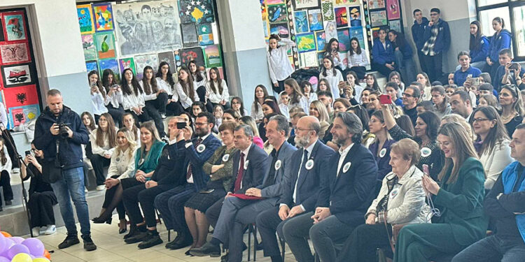 Mësuesi që erdhi nga Shqipëria për misionin fisnik në Kosovë