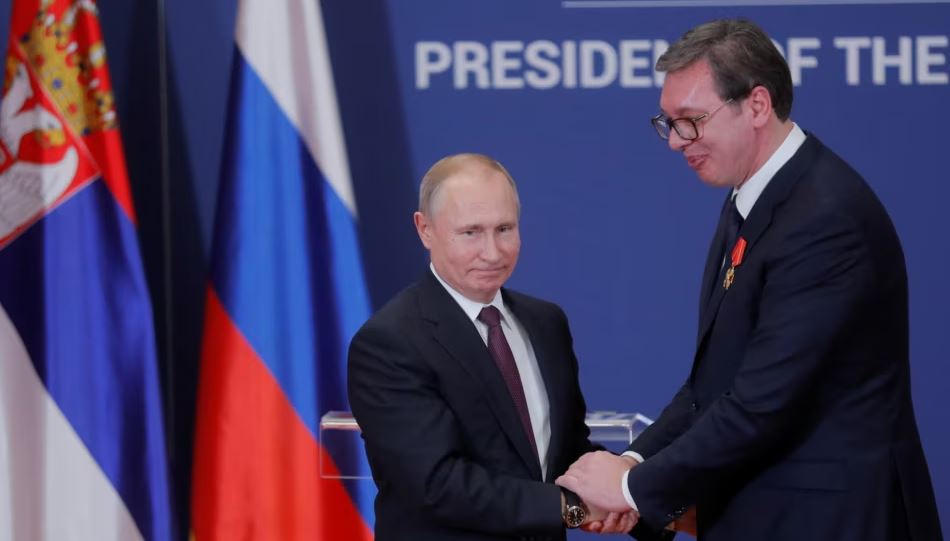 Pas bisedës Vuçiq-Putin, Brukseli i kërkon Serbisë të harmonizojë politikën me BE-në