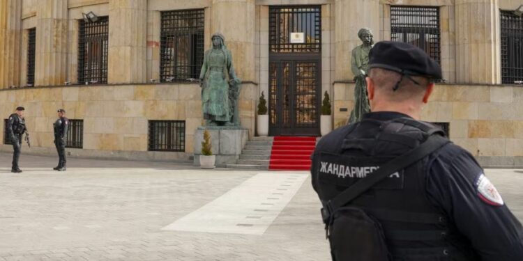 Prokurorët boshnjakë lëshojnë urdhër për arres’timin e Milorad Dodikut