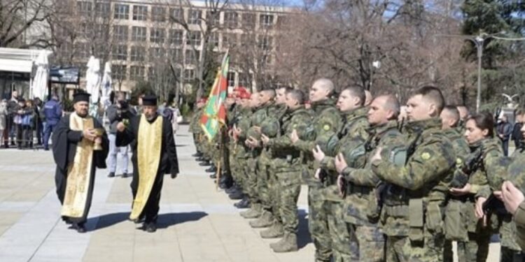 Bullgaria nis 120 ushtarë drejt Kosovës