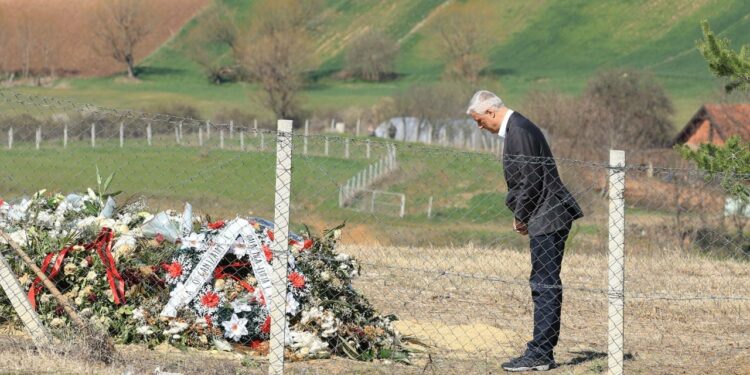 “Thaçi asnjë grimë nuk është i thyer, 90% ka ardhur veç për familjen”
