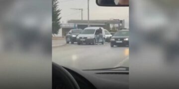 Kërcet grushti në Ferizaj, rrahen në mes të rrugës disa persona