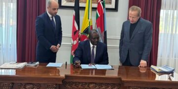 Kroatët tallen me Vuçiqin: E çoi gruan në Kenia për ta parandaluar njohjen e Kosovës