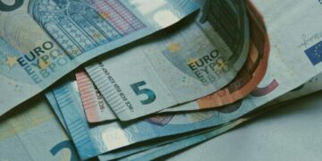 Sa të ardhura ju nevojiten për të marrë një leje qëndrimi në Austri në vitin 2025?