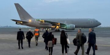 “Ditë historike” – Ambasadori Zemaj publikon pamje nga nisja e Rutte për në Kosovë