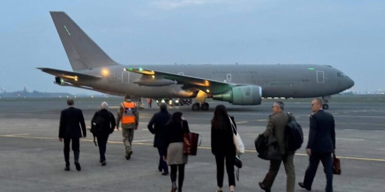 “Ditë historike” – Ambasadori Zemaj publikon pamje nga nisja e Rutte për në Kosovë