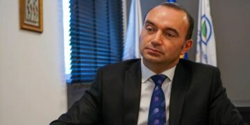 OEK – Avokatit të Popullit: Drejtojuni Kushtetueses për vendimin e ZRrE-së për tregun e hapur të energjisë
