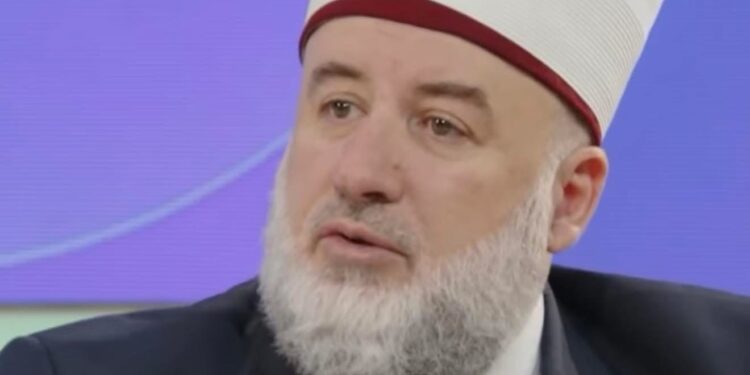 Hoxhë Fadil Musliu: Mos u bëni presion mysafirëve “Pashë Zotin kërkoje bakllavën”