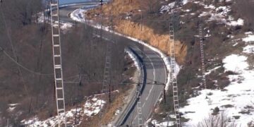 10-vjet nga marrëveshja në Bruksel, Izvori pikë e mbyllur dhe rruga e dëmtuar