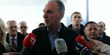 Limaj në homazhe: Mungesa e Thaçit tregon se sa i shtrenjtë është çmimi për liri dhe pavarësi