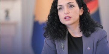 Osmani i kërkon ambasadorit të BE-së largimin e masave ndaj Kosovës, thotë se po i dëmtojnë qytetarët