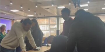 Vetëvendosjes në Prishtinë i largohen dy asamblistë