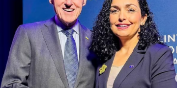 Presidentja me fjalë të mëdha për Bill Clintonin: Faleminderit për jetët e shpëtuara