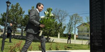 Kurti bëri homazhe në Gllobar, Vërboc dhe Shtuticë, në nderim të dëshmorëve dhe martirëve