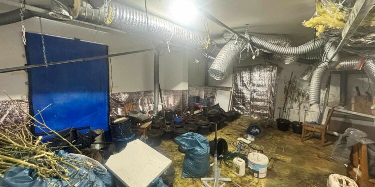 Pamje nga laboratori i drogës në Prizren (FOTO)