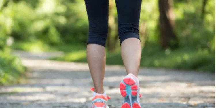 Sekreti në ecje që mund të përmirësojë shëndetin e zemrës suaj