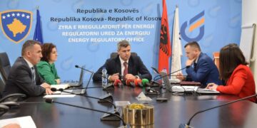 ZRRE fton mediat në takim, temë rritja e çmimit të energjisë