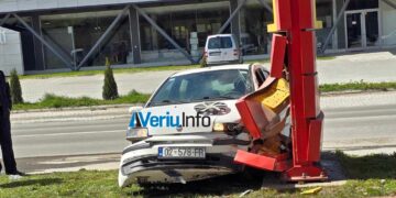 Vetaksident në rrugën Mitrovicë- Prishtinë, lëndohet shoferi dhe tre pasagjerë