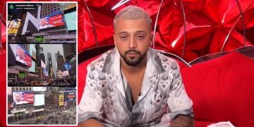 Pas incidentit në BBVA portreti i Gjestit në ekranet gjigante të New York-ut: E gjithë Amerika është me ty