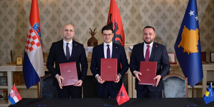 Çfarë do të thotë bashkimi i Bullgarisë në marrëveshjen ushtarake Kosovë-Shqipëri-Kroaci?