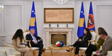 Presidentja Osmani priti në takim lamtumirës ambasadorin e Italisë në Kosovë, Antonello De Riu