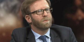 Abazi akuza Kurtit për sulmet serbe: Fjalët i ka ‘fake’ sikurse intervista me gazetarët rusë