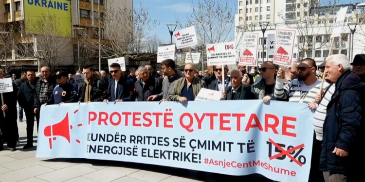 Nis protesta e qytetarëve kundër rritjes së çmimit të energjisë elektrike