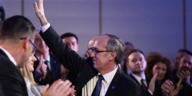 “Këtë e kam dëshmuar ndër vite”, Hoti tregon nëse ka ambicie për të marrë drejtimin e LDK-së