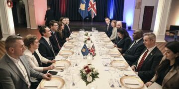 ZKM jep detaje nga takimi që Kurti pati me sekretarin e Mbretërisë së Bashkuar, i tha se Radoiçiq duhet të ekstradohet në Kosovë