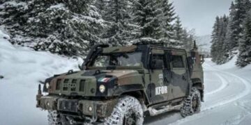 KFOR-i italian patrullon përgjatë kufirit me Serbinë në Istog: Prania në këtë zonë është kruciale