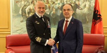 Begaj takon kryetarin e Komitetit Ushtarak të NATO-s: Duhet ta mbështesim Kosovën