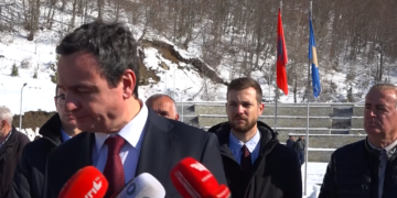 Kurti pyetet për refuzimin e Abdixhikut – nuk jep përgjigje, largohet nga gazetarët