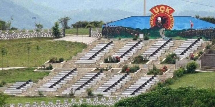 Kryetari i PDK-së, Memli Krasniqi, përkujton dëshmorët dhe martirët e Lagjes së Re dhe Rakocit në Kaçanik: Kujtimi për ta na obligon përherë