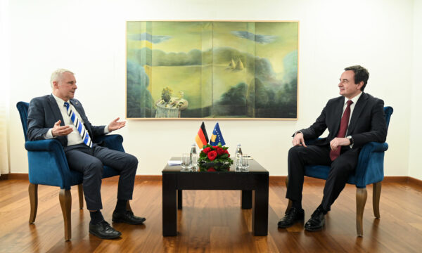 Kurti pret në takim ambasadorin Rohde, ZKM njofton për detajet