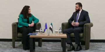 Osmani takon presidentin e Sirisë në Turqi, flamujt shtetëror mbi tavolinë pavarësisht mosnjohjes së pavarësisë