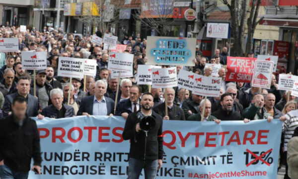 KMDLNj: Rritja e çmimit të rrymës – veprim kri’minal, kërkohet protestë gjithë-popullore