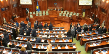 Opozita kërkon që Kurti t’i përmbahet ligjit që vetë e shkroi: Akt dorëheqjeje nga posti i kryeministrit që t’i miratohet mandati i deputetit