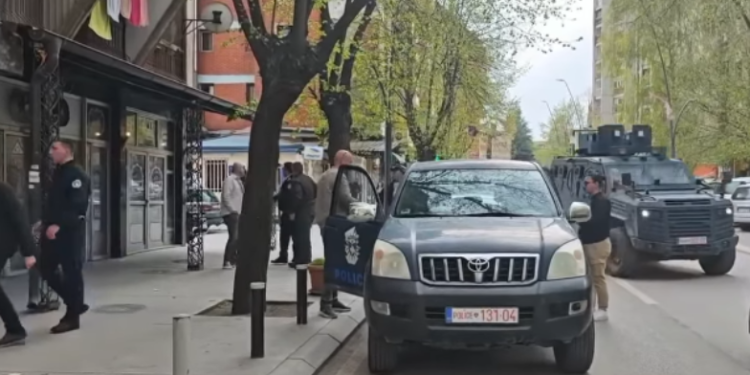 Policia me aksion në veri, konfiskohet një sasi e armatimit
