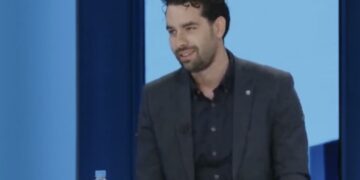 “M’kalli krejt – folke për rreqebulla e knej na u rritke çmimi i rrymës”, Dibran Hoxha për sjelljen e Kurtit