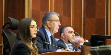 Dehari thotë se VV-ja nuk e ka ndërruar emrin e Albulena Haxhiut: E kemi kryer takimin konsultativ