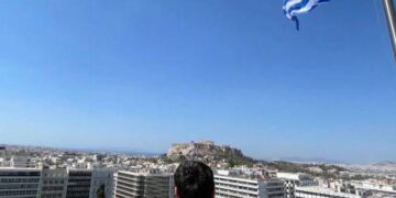 Eskapada tragjike ose si Greqia i tregoi Kurtit gishtin e mesit