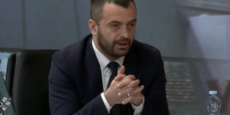 Deputeti i VV-së e quan “fontanë dëshirash” që Bogujevci apo Selimi të propozohen për Kryetare të Kuvendit