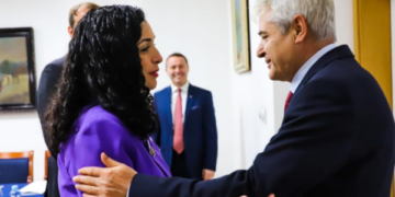 Ali Ahmeti në Prishtinë, Presidentja Osmani ia hap dyert – pamje nga takimi