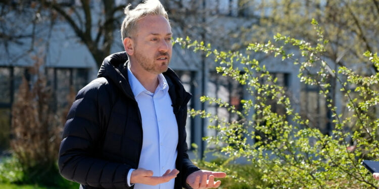 Ftesa për takim e Kurtit, Ilir Deda: Vetëm përmes dialogut ndërpartiak dilet nga situata e krijuar në Kuvend