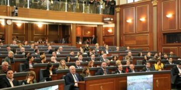 Ftesa e kreut të VV’së për Krasniqin e Abdixhikun, Muharremi: Kurti s’ka shumë mundësi, ose të bashkëpunojë ose zgjedhje